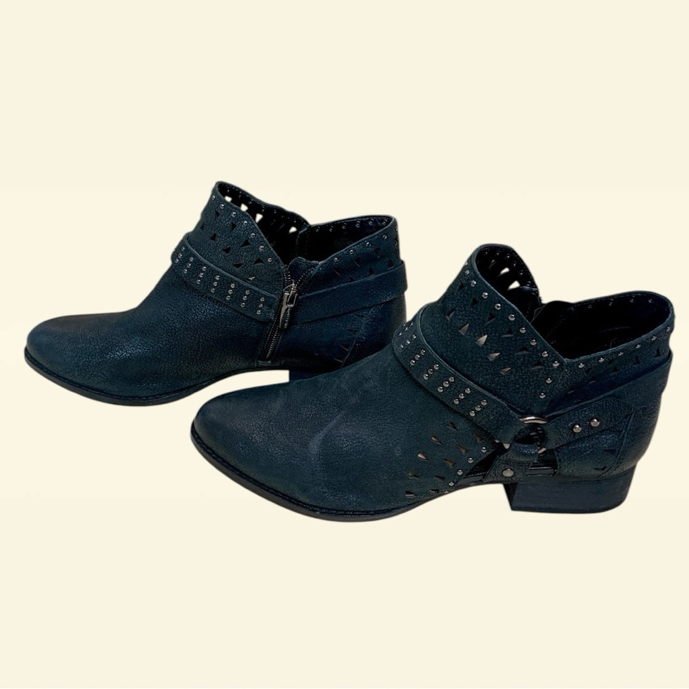 Vince Camuto Calley Elegant Black Ankle Boots - Picture 5 of 13